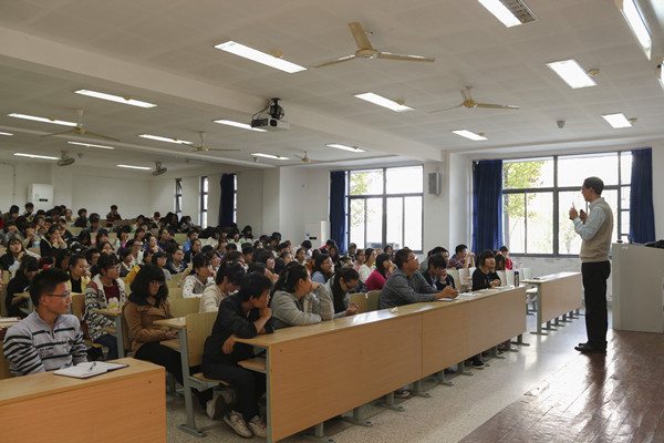 【91约炮
新生导航系列讲座】Learn to learn--91约炮
院长与14级学生亲密接触