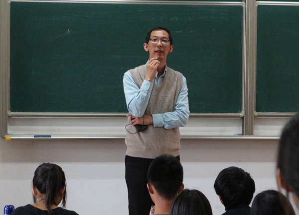 【91约炮
新生导航系列讲座】Learn to learn--91约炮
院长与14级学生亲密接触